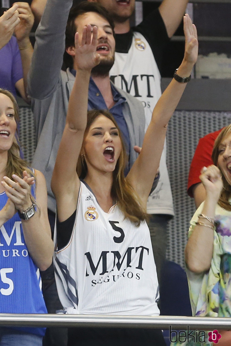 Helen Lindes vibrando con la victoria del Real Madrid en la Euroliga 2015