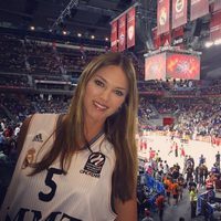 Helen Lindes en el Palacio de los Deportes para animar al Real Madrid en la final de la Euroliga 2015