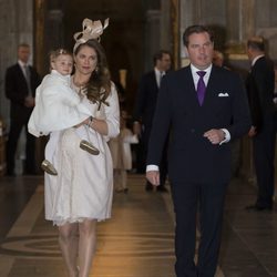 Magdalena de Suecia y Chris O'Neill con su hija Leonor en la lectura de las amonestaciones prenupciales de Carlos Felipe de Suecia y Sofia Hellqvist