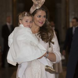 Magdalena de Suecia con su hija Leonor en la lectura de las amonestaciones prenupciales de Carlos Felipe de Suecia y Sofia Hellqvist