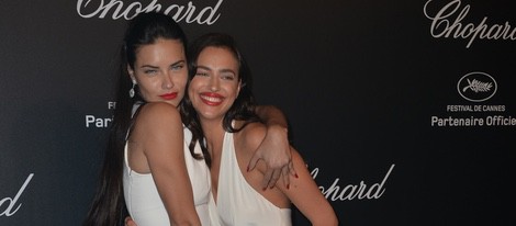 Adriana Lima e Irina Shayk en la fiesta Chopard ofrecida por el Festival de Cannes 2015