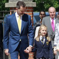 La Princesa Leonor con el Rey Felipe en su Primera Comunión