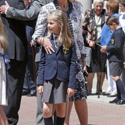 La Princesa Leonor con la Reina Sofía en su Primera Comunión