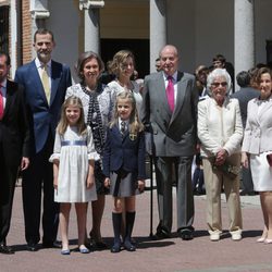 La Princesa Leonor con la Familia Real y los Ortiz-Rocasolano en su Primera Comunión