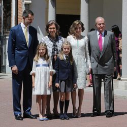 La Familia Real Española en la Comunión de la Princesa Leonor