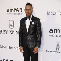 Lewis Hamilton en la gala amfAR del Festival de Cannes 2015