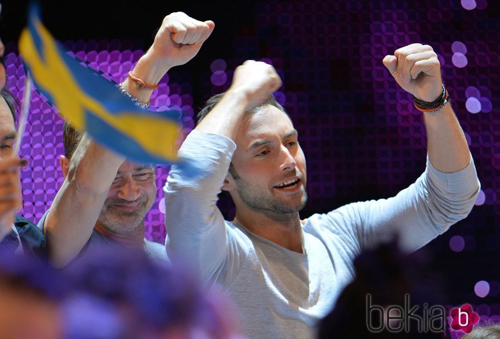 Måns Zelmerlöw durante las votaciones del Festival de Eurovisión 2015