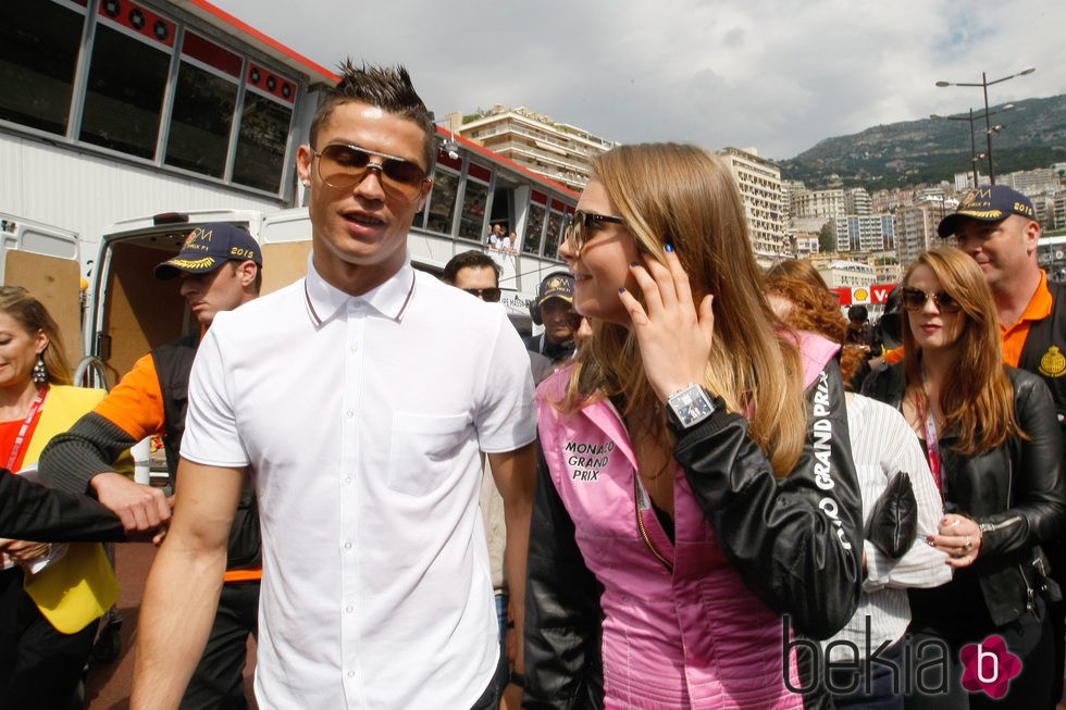 Cara Delevingne y Cristiano Ronaldo en el GP de Mónaco 2015