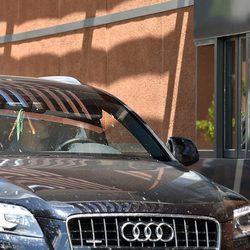 Iker Casillas comprando comida en un restaurante de comida rápida