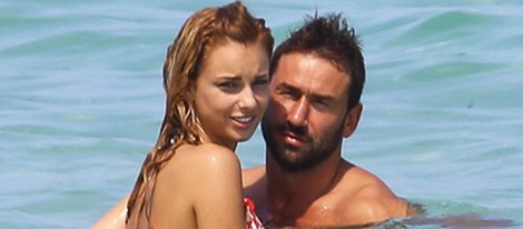 Marko Jaric con su nueva novia en la playa