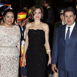 Juan Orlando Hernández y Ana García ofrecen una cena de gala a la Reina Letizia