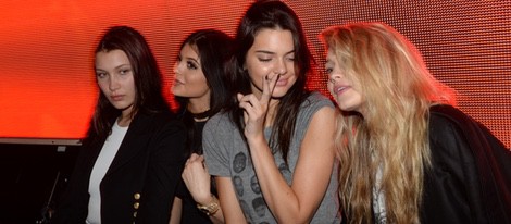 Gigi Hadid, Kendall Jenner y Kylie Jenner en el concierto de Tyga