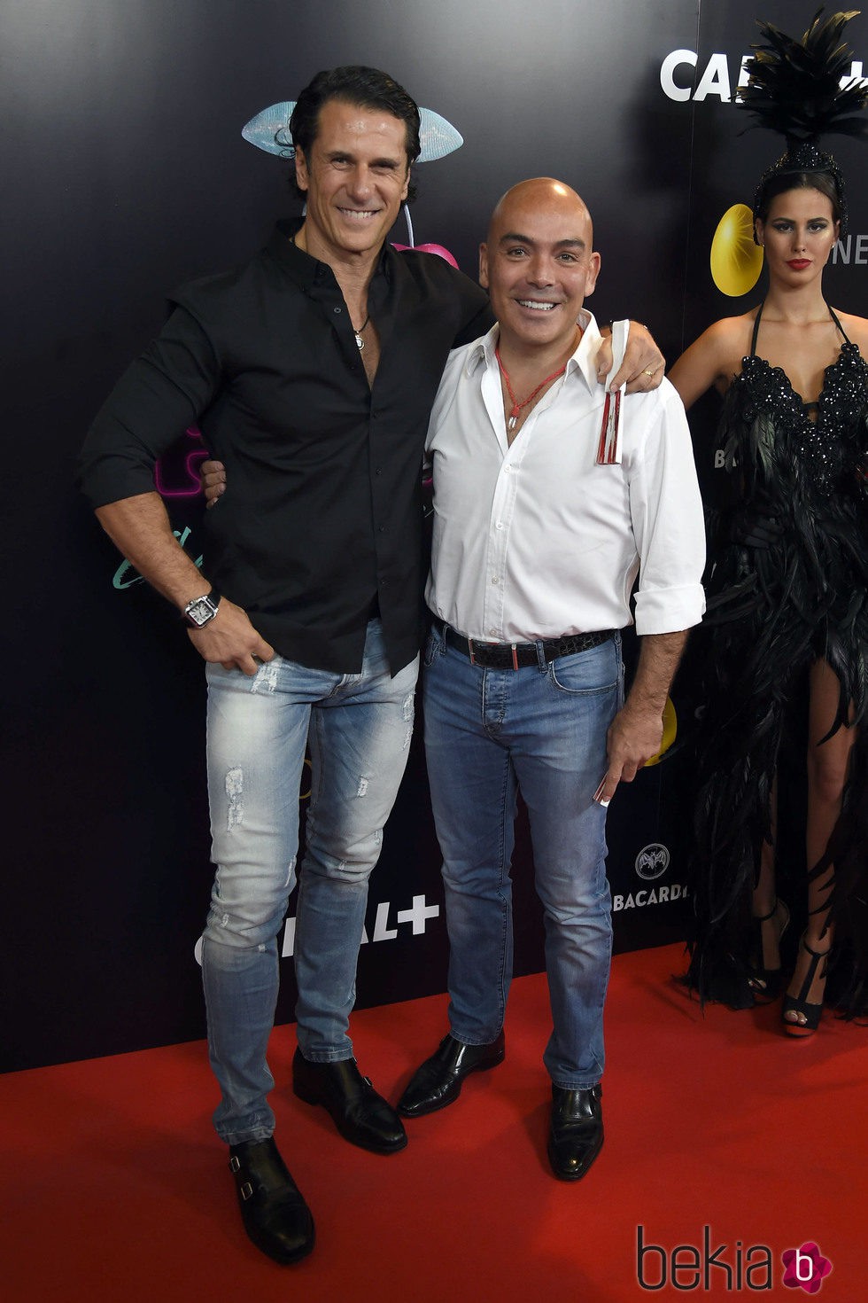 Carlos Marreno y Kike Sarasola en el estreno del documental 'Pacha, el arquitecto de la noche'