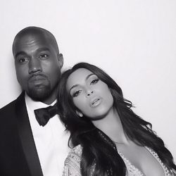 Kim Kardashian y Kanye West en una foto de su reportaje de boda