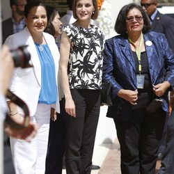 La Reina Letizia visitando el Consultorio Jurídico de la Universidad Nacional Autónoma de Honduras