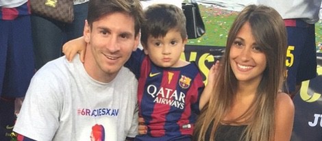 Leo Messi con Antonella Roccuzzo y Thiago celebrando la Liga 2015