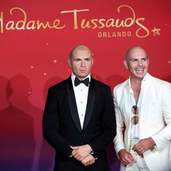 Pitbull y su figura de cera en el Museo Madame Tussauds de Orlando