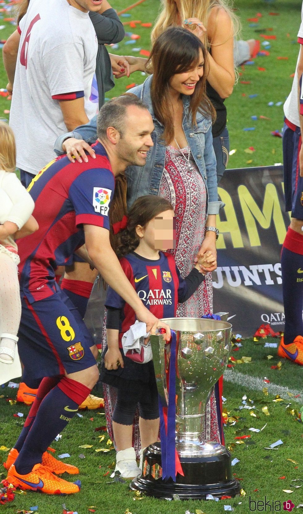 Andrés Iniesta, Anna Ortiz y su hija Valeria celebran la Liga 2014/2015