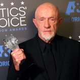 Jonathan Banks en los premios Critics' Choice Awards 2015