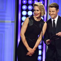 Sarah Paulson y Ben McKenzie en los premios Critics' Choice Awards 2015