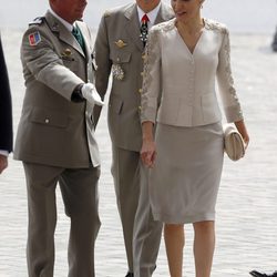 La Reina Letizia a su llegada a París para su primer Viaje de Estado a Francia como Reina de España