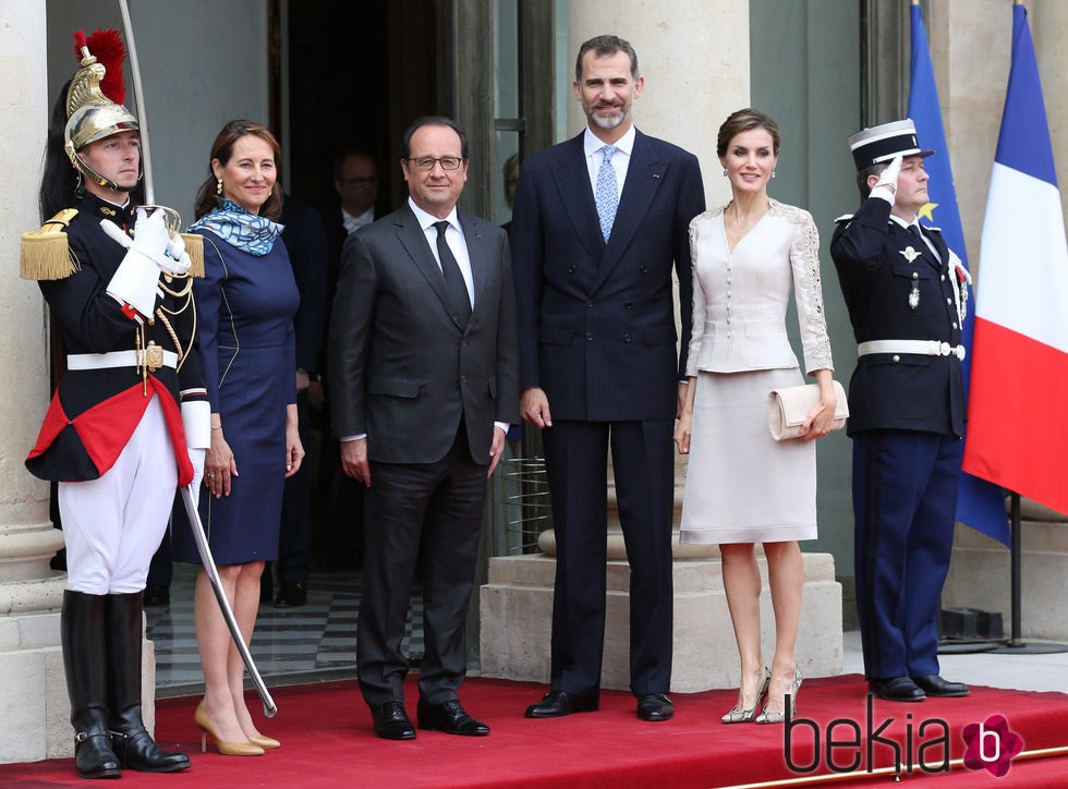 Los Reyes Felipe y Letizia con François Hollande y Ségolène Royal en el Elíseo