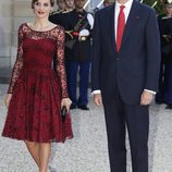 Los Reyes Felipe y Letizia en la cena de gala en su honor en El Elíseo