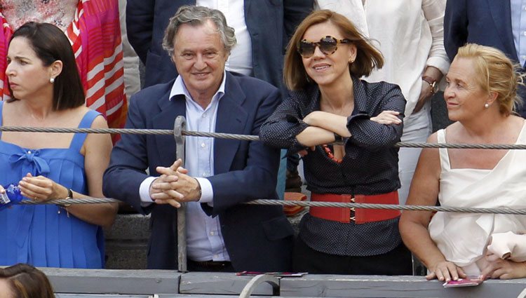 María Dolores de Cospedal e Ignacio López del Hierro en la Corrida de la Beneficencia 2015