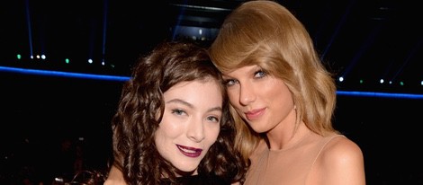 Lorde y Taylor Swift en los American Music Awards 2014