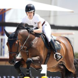 Marta Ortega compitiendo en el Athina Onassis Horse Show 2015