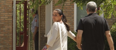 Isabel Pantoja con su hermano Agustín volviendo a la cárcel tras su primer permiso