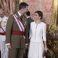 Los Reyes Felipe y Letizia en la recepción del Día de las Fuerzas Armadas 2015