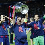 Xavi Hernández celebra la Champions 2015 recordando a su mujer embarazada