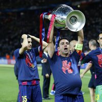 Xavi Hernández celebra la Champions 2015 recordando a su mujer embarazada