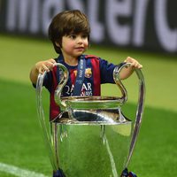 Milan Piqué con la quinta Champions del Barça