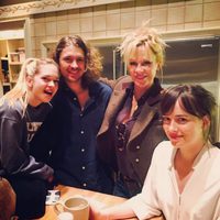 Melanie Griffith con sus hijos Alexander, Dakota y Stella del Carmen