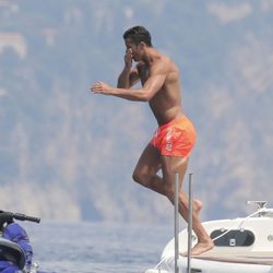 Cristiano Ronaldo se tira al mar durante sus vacaciones en Saint-Tropez