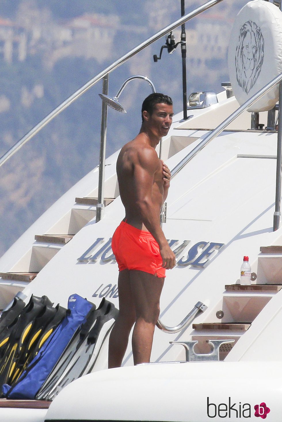 Cristiano Ronaldo duchándose en Saint-Tropez