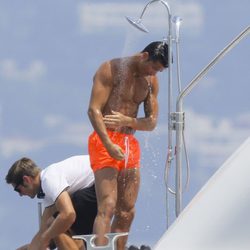 Cristiano Ronaldo desnudo duchándose en un barco en Saint-Tropez