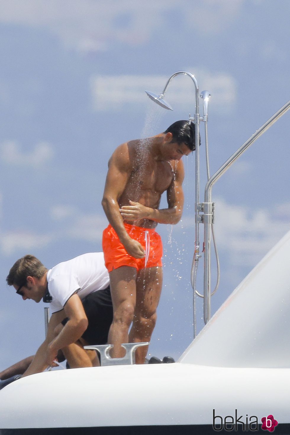 Cristiano Ronaldo desnudo duchándose en un barco en Saint-Tropez