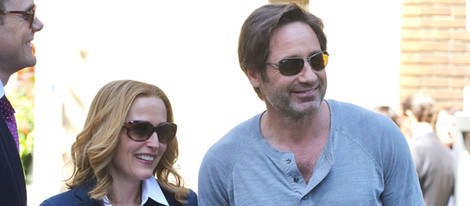 Gillian Anderson y David Duchovny en un descanso del rodaje de 'Expediente X' en Vancouver