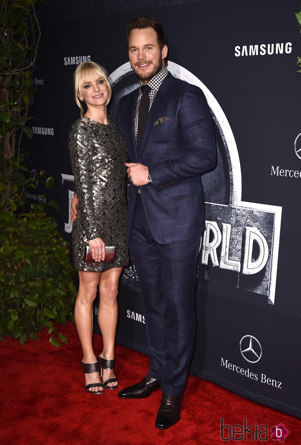 Anna Faris y Chris Pratt en el estreno de 'Jurassic World' en Los Angeles