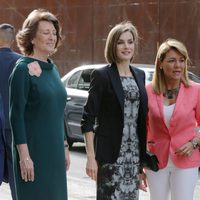 La Reina Letizia con su vestido de Hugo Boss favorito en un acto con la Asociación Española Contra el Cáncer