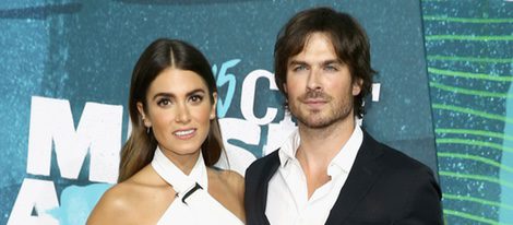 Nikki Reed e Ian Somerhalder en los CMT Music Awards 2015