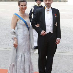 Marta Luisa de Noruega y Ari Behn en la boda de Carlos Felipe de Suecia y Sofia Hellqvist