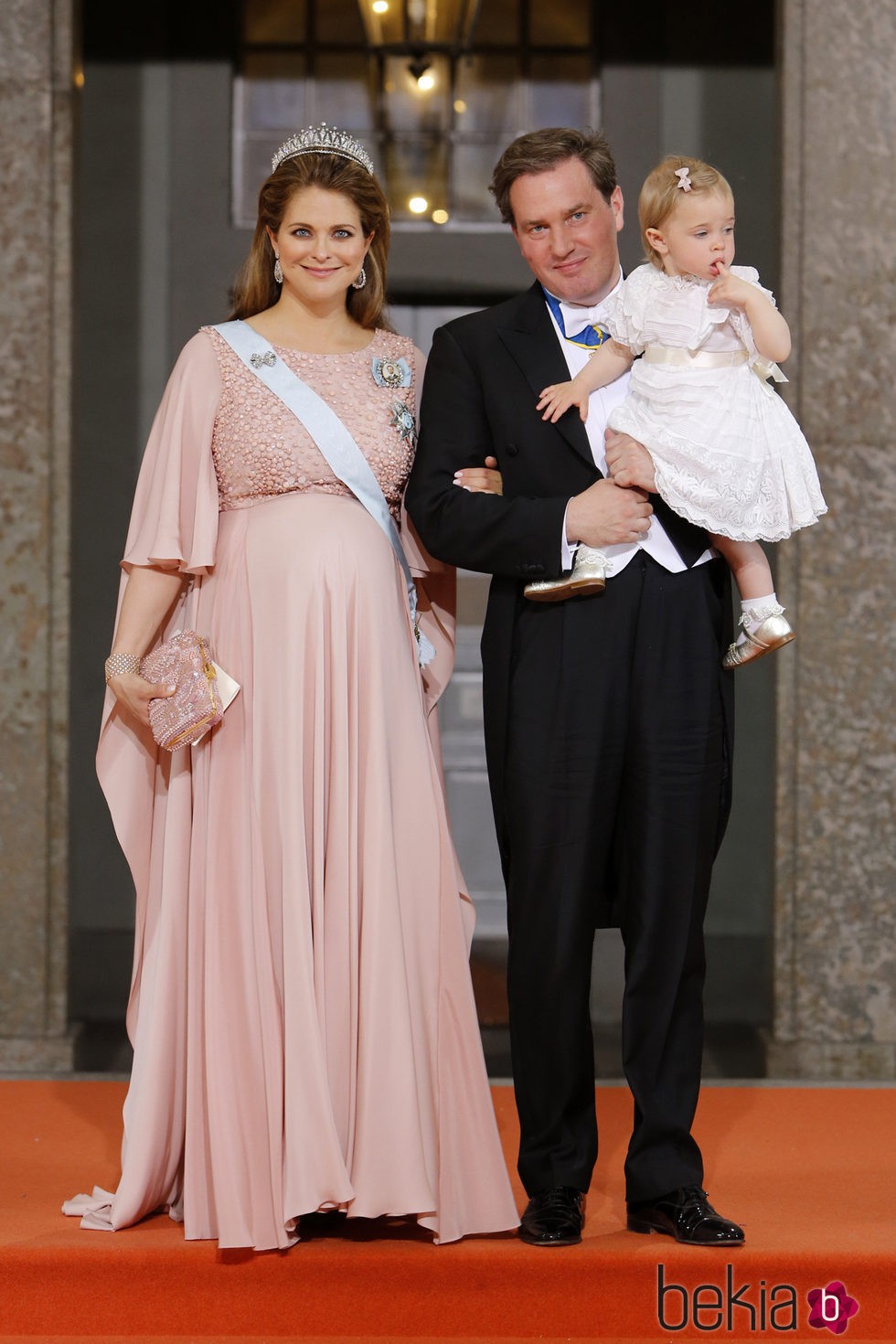 Magdalena de Suecia y Chris O'Neill con su hija Leonor tras la boda de Carlos Felipe y Sofia de Suecia