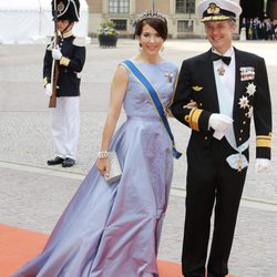 Federico y Mary de Dinamarca en la boda de Carlos Felipe de Suecia y Sofia Hellqvist