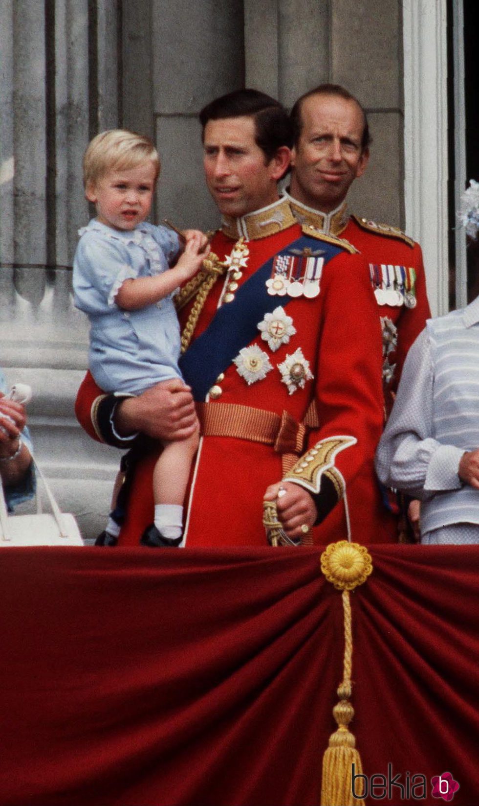 El Príncipe Carlos con Guillermo de Inglaterra en el Trooping the Colour 1984