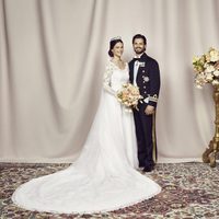 Los Príncipes Carlos Felipe y Sofia de Suecia en la fotografía oficial de su boda