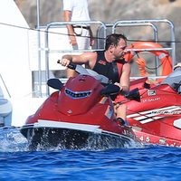 Paris Hilton y Thomas Gross surcando las aguas de Formentera en moto de agua